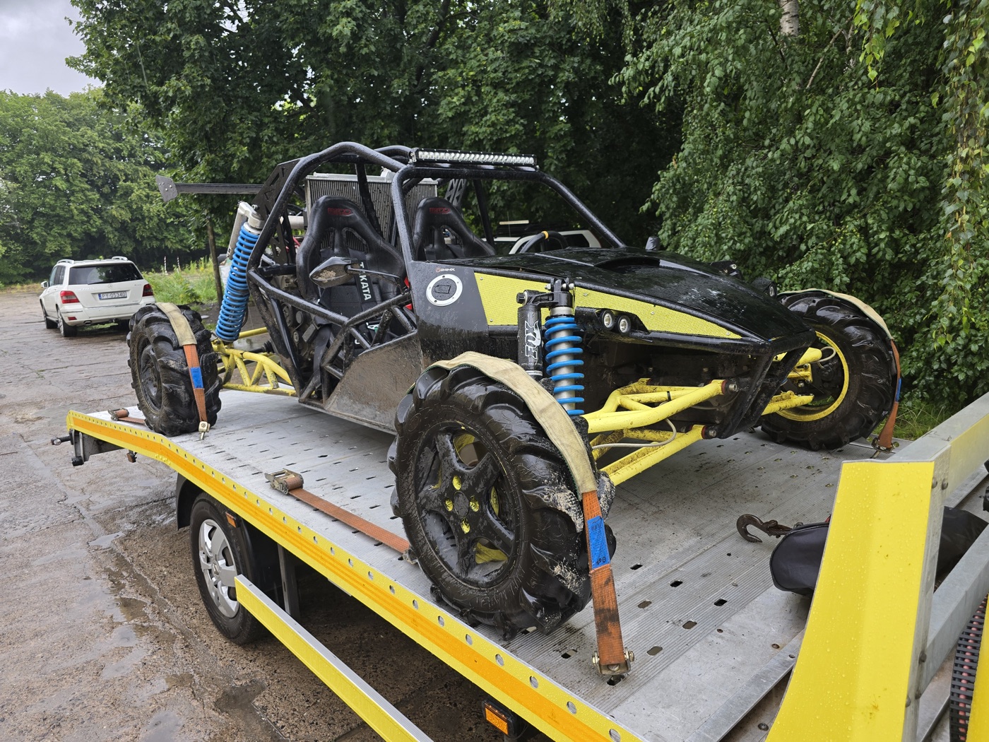 Pojazd własnej konstrukcji typu buggy na lawecie RAF-MOT